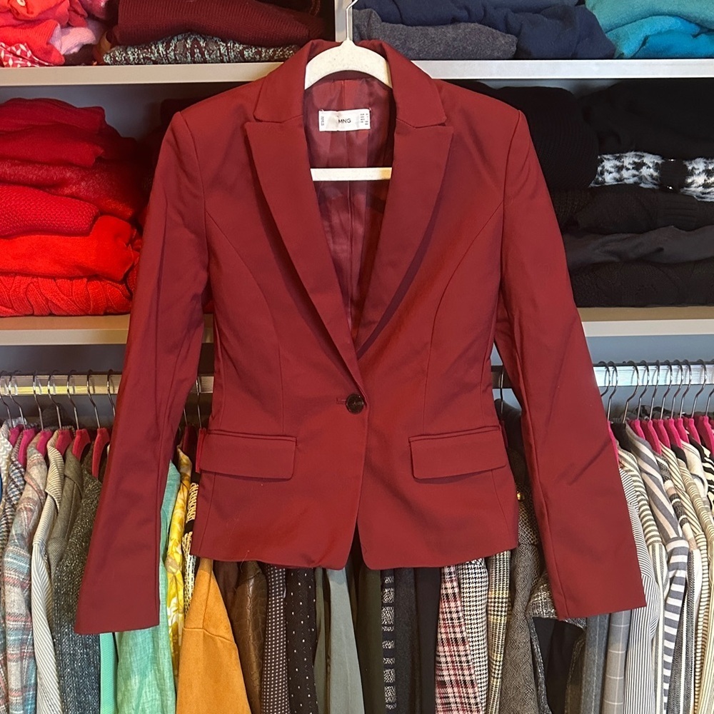 Mango maroon 2 pocket one button closure blazer size 2